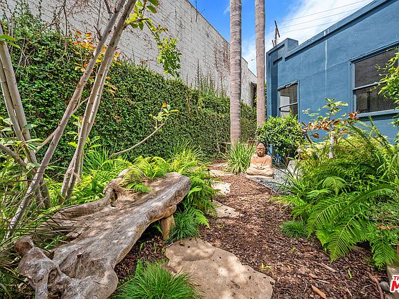 5th image of 1111 N Crescent Heights Blvd