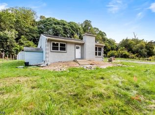 123 Asbury Broadway Rd, Asbury, NJ 08802