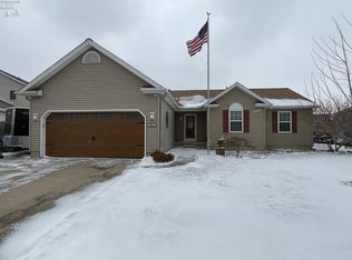 6012 Conneaut Light Dr, Vermilion, OH 44089