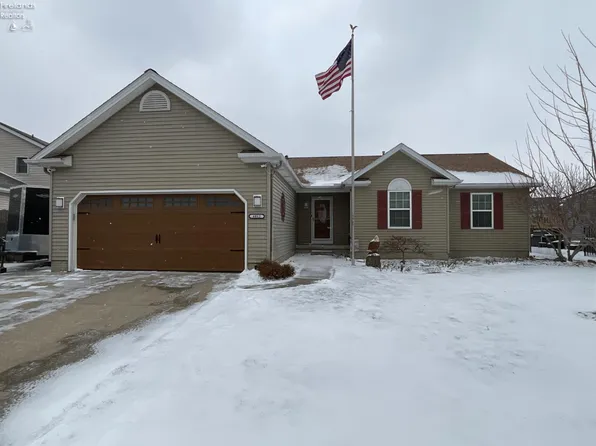 6012 Conneaut Light Dr, Vermilion, OH 44089
