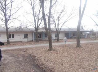 37556 Fristoe Rd, Warsaw, MO 65355