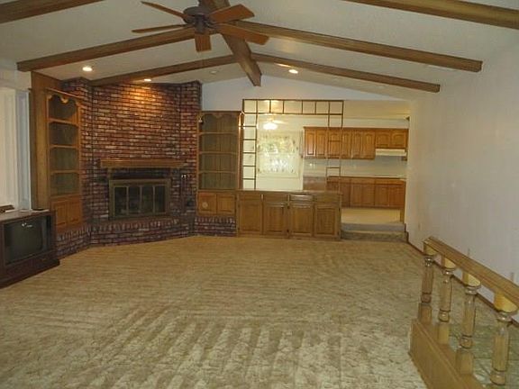 2nd image of 105 Rosewood Dr