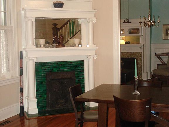 4th image of 526 Hampton Pl