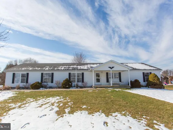 165 Durham Dr, Chambersburg, PA 17202