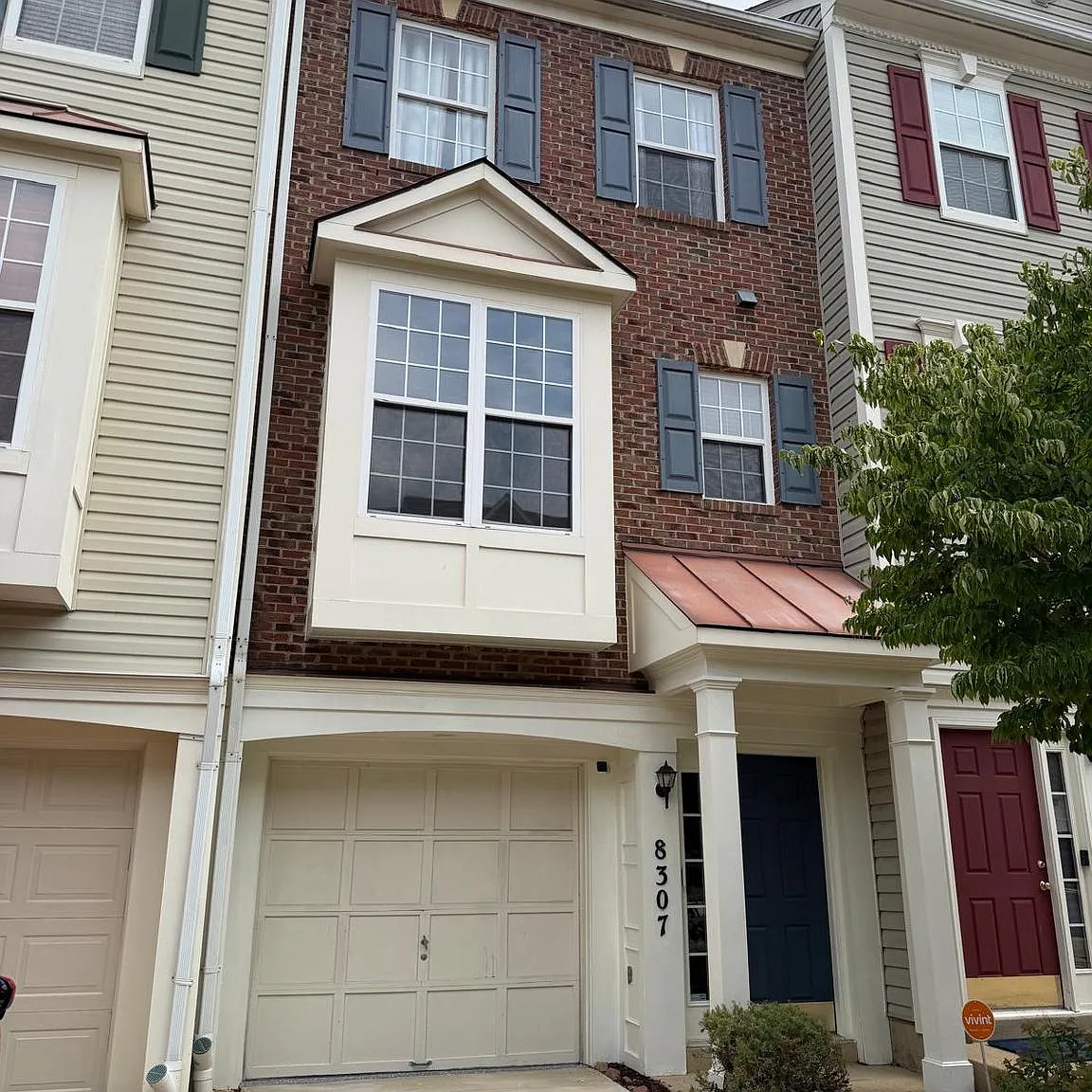 2 bed, 2.5 bath, 1348 sqft, $2,600 — Photo 1