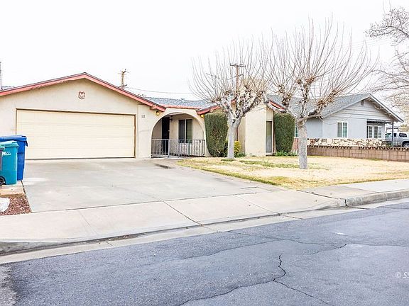 2nd image of 117 S Holly Canyon Dr