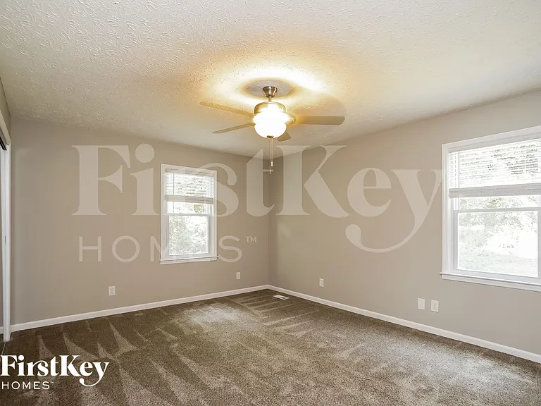 127 McWhirter Pl — Photo 9