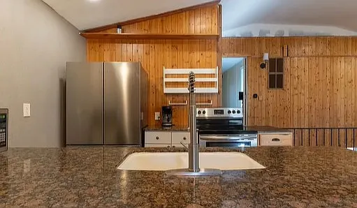 139 Cherokee Dr — Photo 7