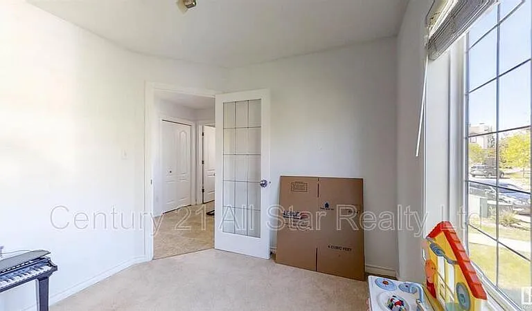 415 Aster Close — Photo 6