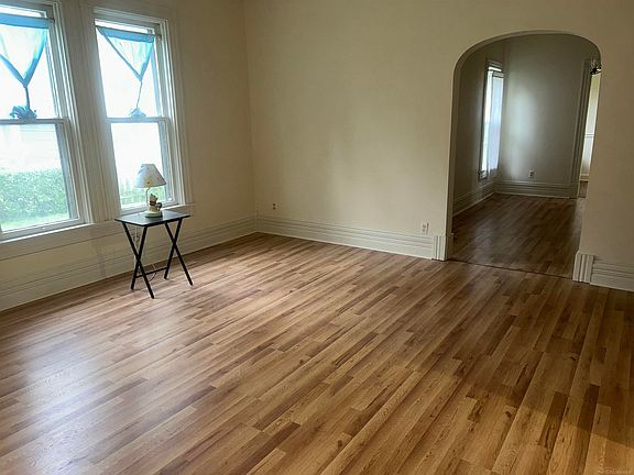 3rd image of 43 Lincoln St