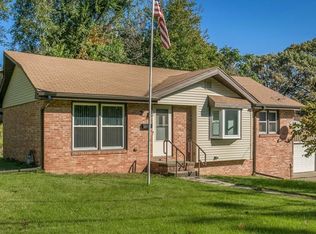 2 E Creston Ave, Des Moines, IA 50315
