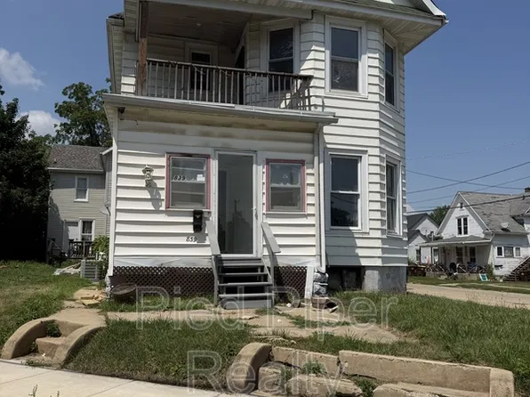 839 S Adams Ave, Freeport, IL 61032