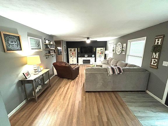 2nd image of 437 N Lakeview Dr