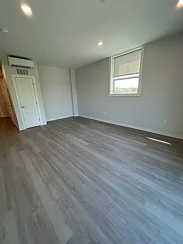 Residences at Sharon Gallery — Photo 106