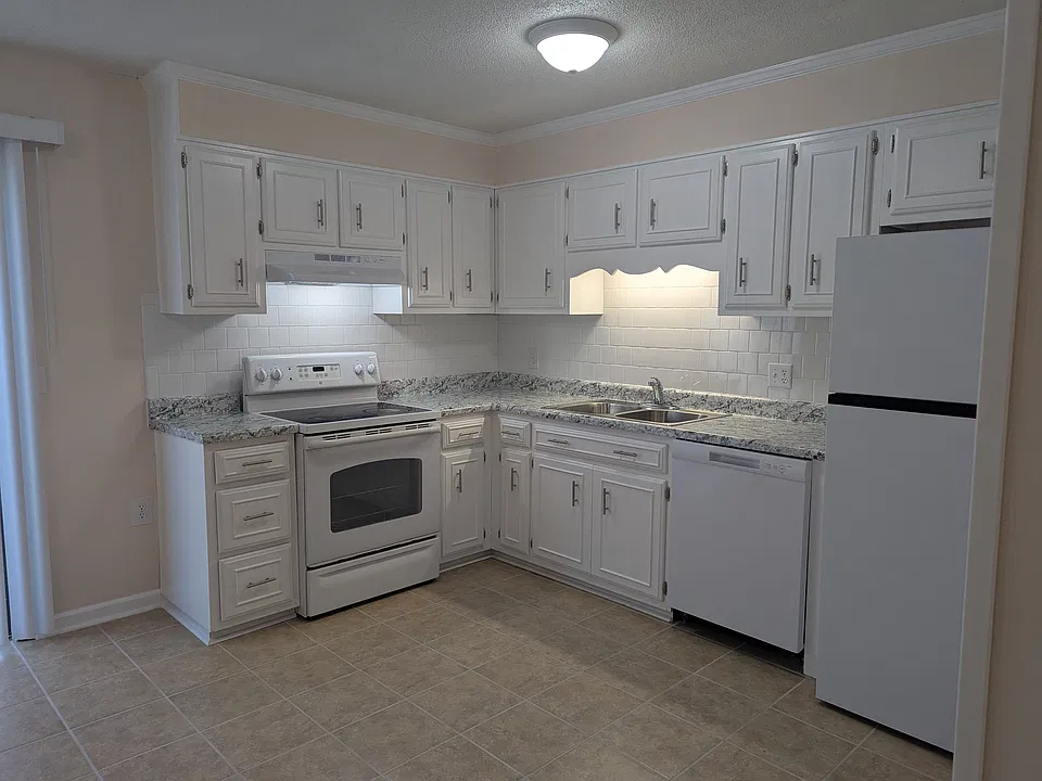 251 Knight Dr #8