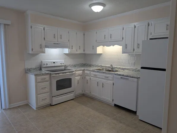 251 Knight Dr APT 8, Statesboro, GA 30458