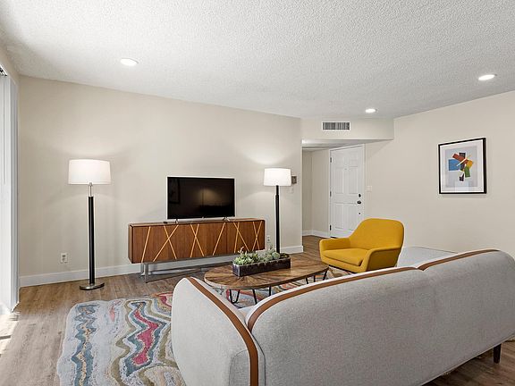 4th image of 11922 Weddington St APT 207