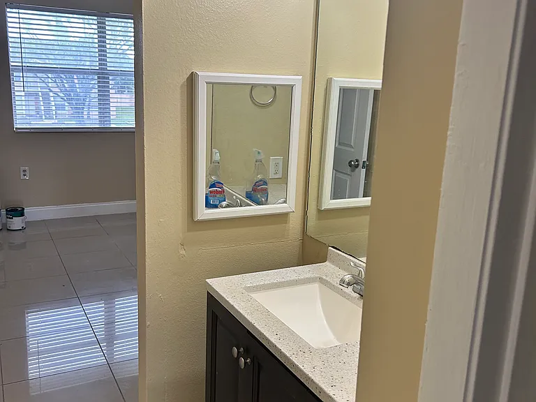 8039 SW 21st Ct — Photo 10