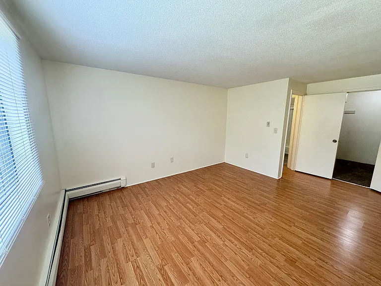 50L English Village Rd #201 — Photo 18