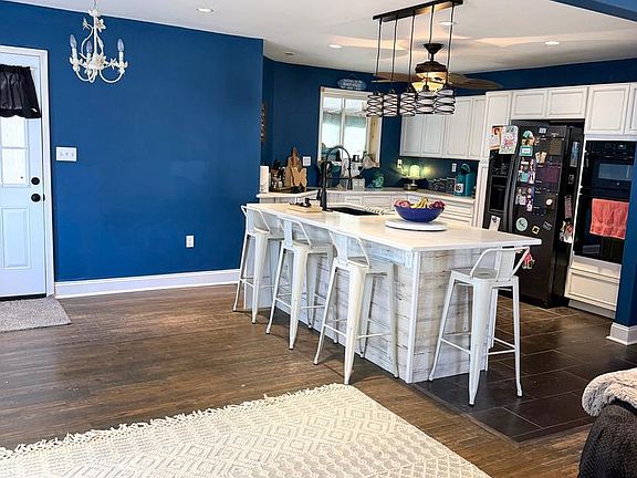 5th image of 7051 Greenbank Rd