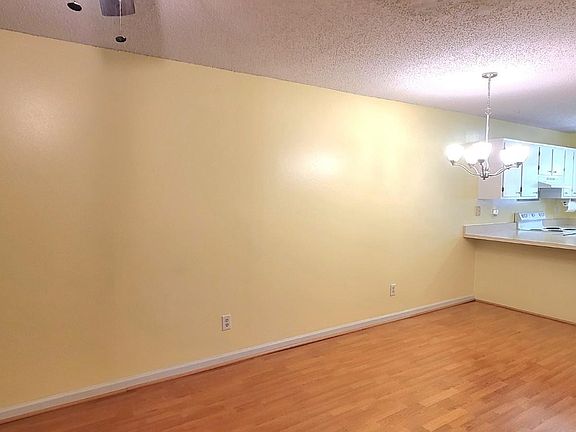 4th image of 1101 Greentree Ct APT E