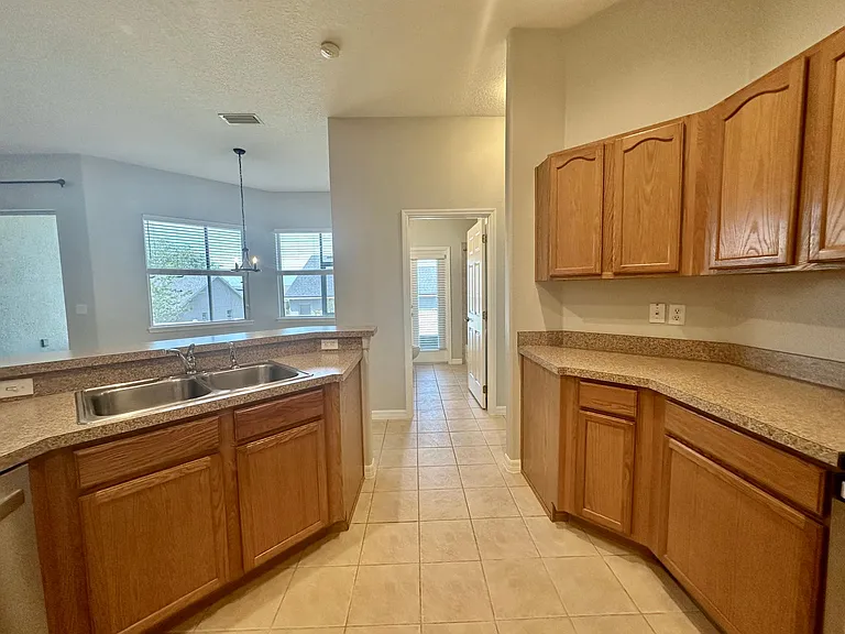 916 White Oak Way — Photo 17