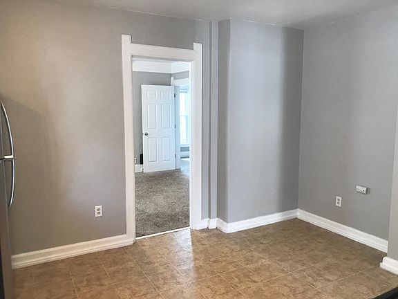 Kitchen table area
