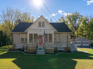 1752 Neffs Laurys Rd, Slatington, PA 18080