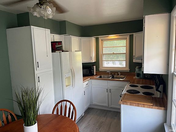 2nd image of 1402 N Saint Joseph Ave