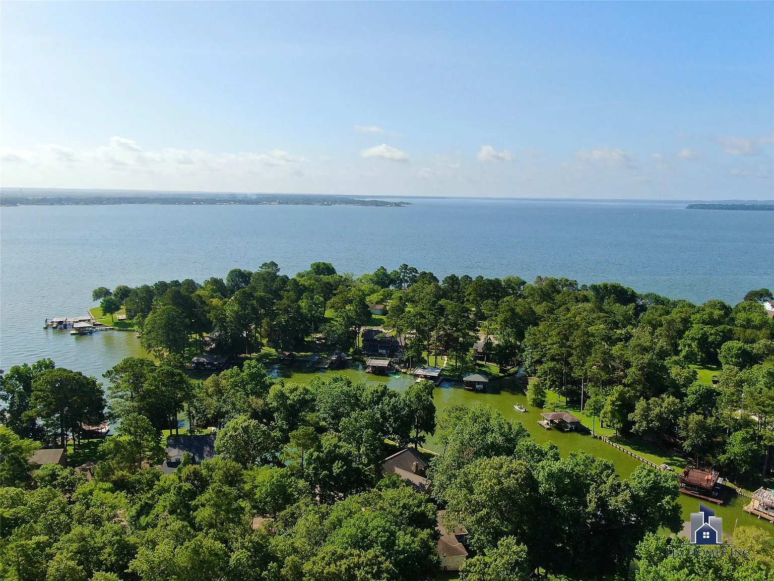 3 bed, 3.0 bath, 1969 sqft, $2,150 — Photo 3