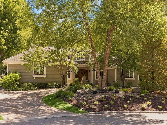 3rd image of 2841 Ella Ln