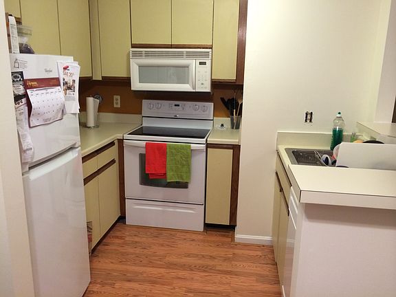 3rd image of 6929 Mary Caroline Cir #B