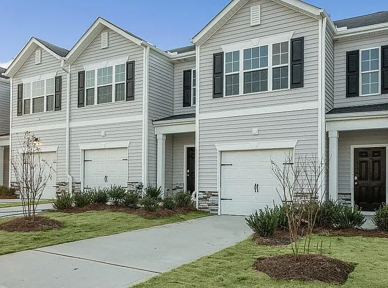 451 David Hill Dr — Photo 2