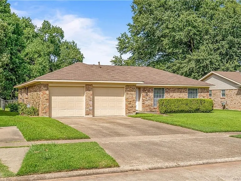 3511 Lanell Dr — Photo 2