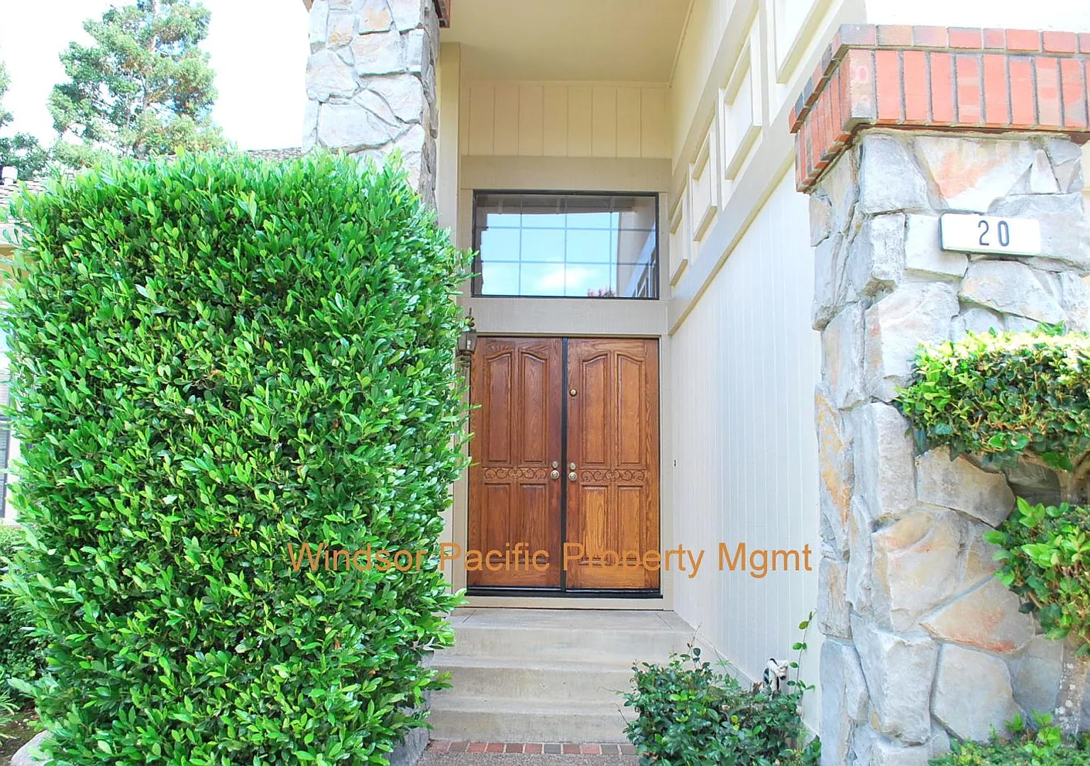 Upgraded Flooring Throughout ! New Paint ! Court Location & Close To Great Parks, Shopping and Bl... — Photo 3