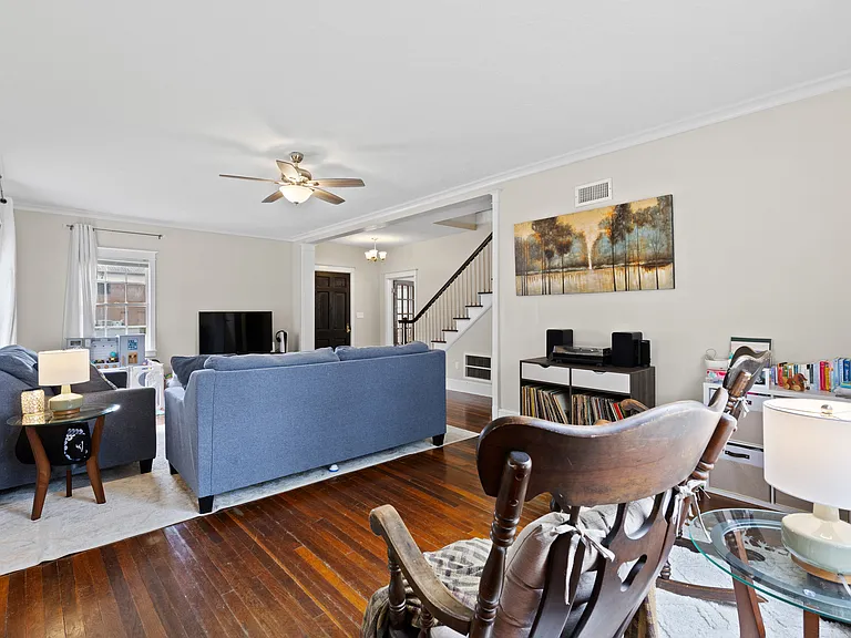 330 NE 1st Ave — Photo 17