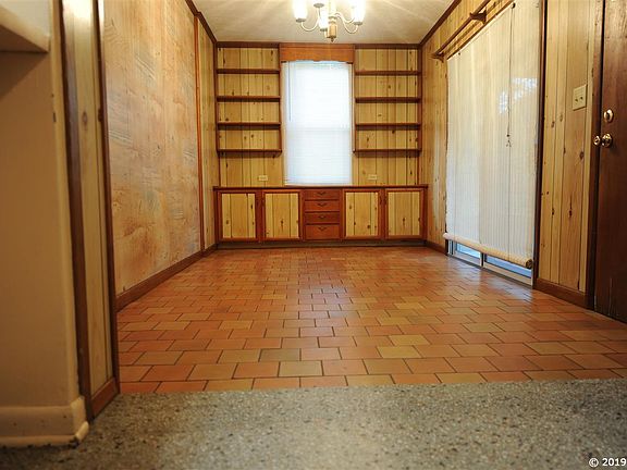 4th image of 1806 SE 51st St