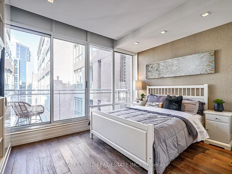 8 Colborne St #Penthouse 2701 — Photo 22