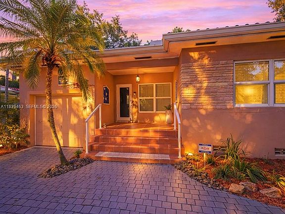 3rd image of 2665 SW 17th Ave