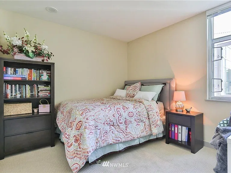 1100 106th Ave NE #710 — Photo 10