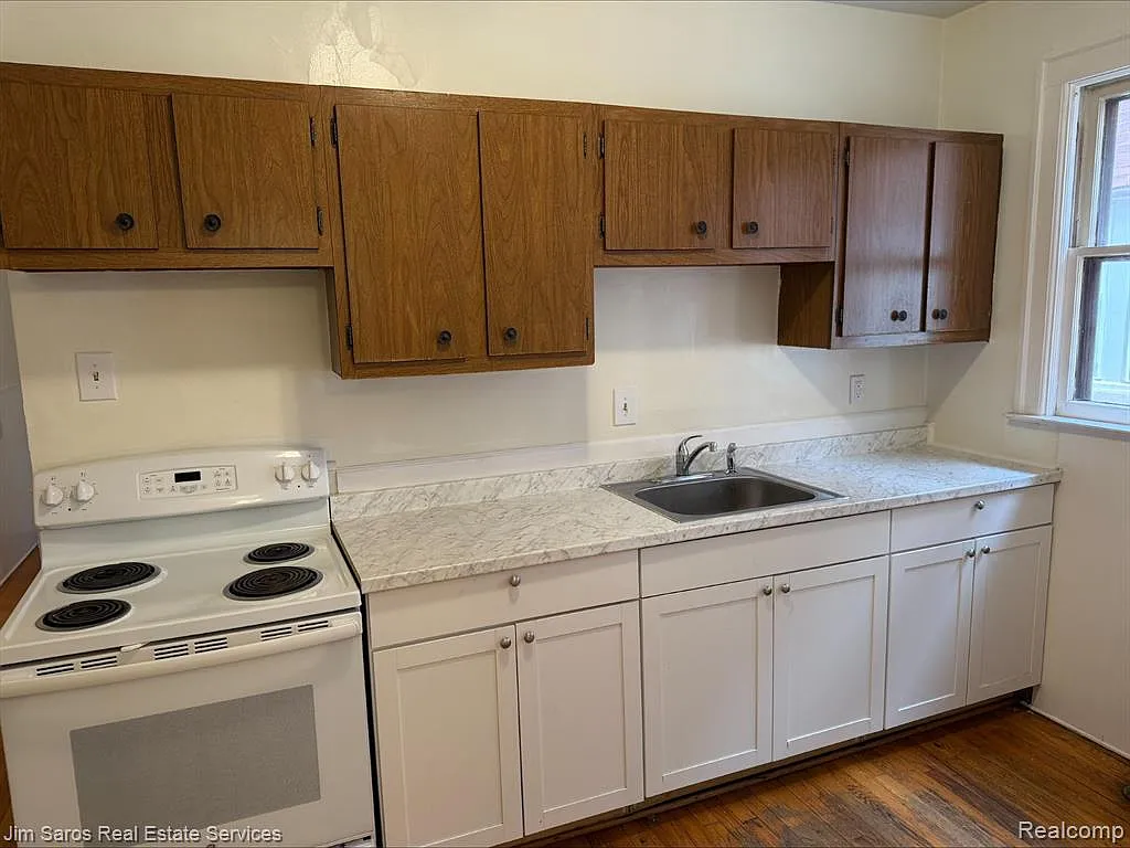 2 bed, 825 sqft, $1,200 — Photo 4
