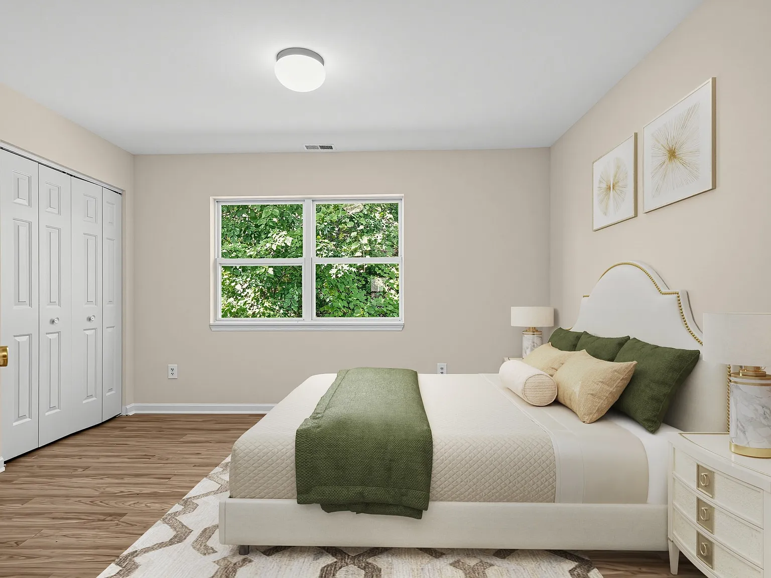 London Square & Blue Spruce Apartments — Photo 4