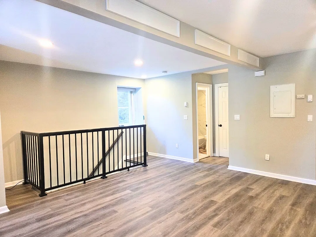 Studio, $2,000 — Photo 4