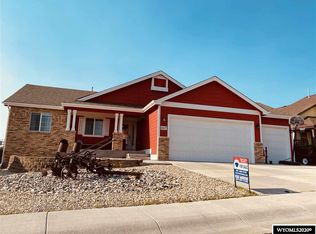 857 N Shoshone Dr, Douglas, WY 82633