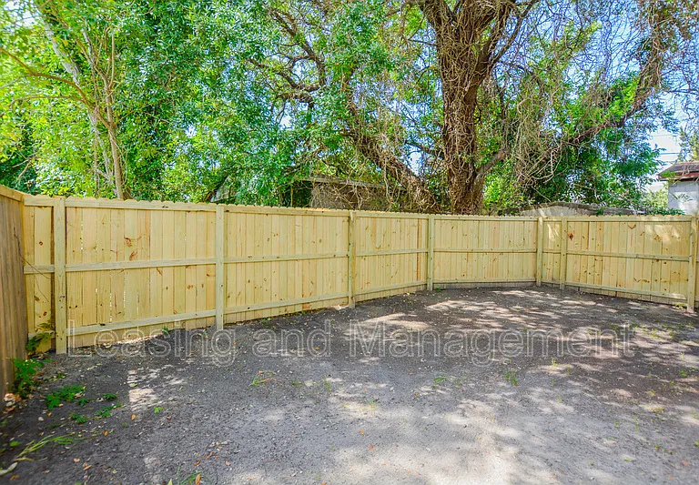 2041 Groveland Ave — Photo 17