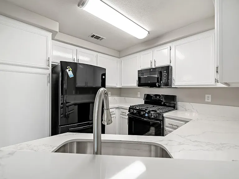 30262 Sunbreeze Bay Ln #F — Photo 2