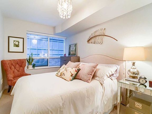 5th image of 250 Wellington St W #326