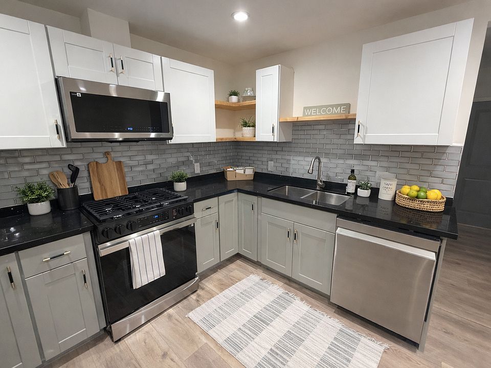 1st image of 1428 N Kenmore Ave #1430
