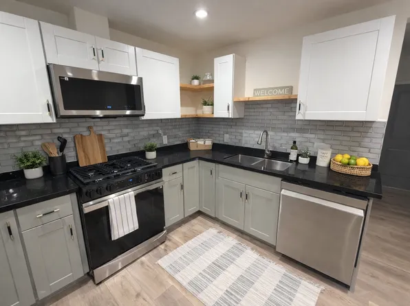 1428 N Kenmore Ave #1430, Los Angeles, CA 90027