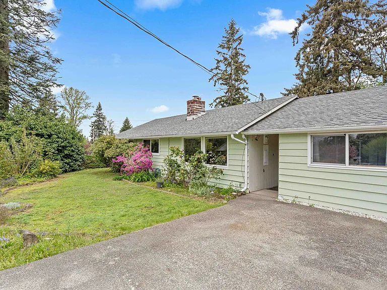18620 Occidental Ave S — Photo 2
